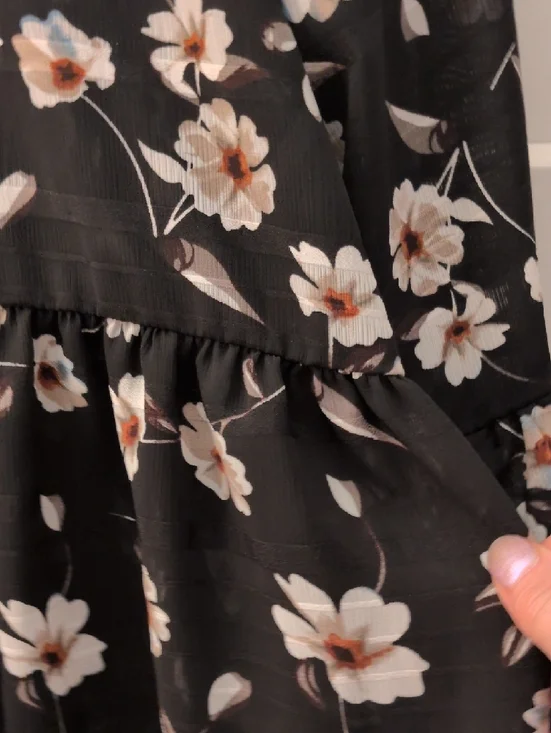 Floral Ruffle Hem Long-Sleeve " Flowy" Blouse - Black Floral - Picture 4 of 9